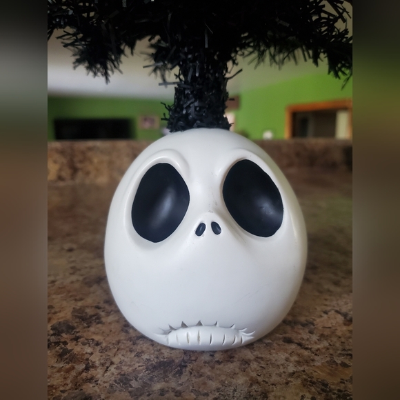 Small Jack Skellington Christmas Tree - Picture 2 of 2